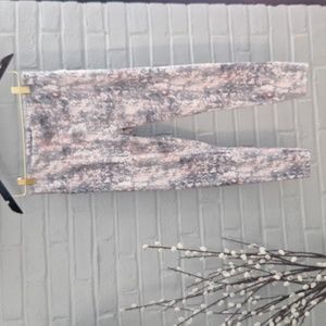 Stylish Harmony and Balance  Women's Leggings - pink/gray